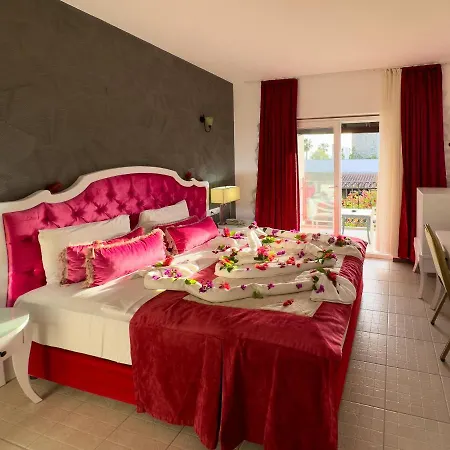 Tiana Otel