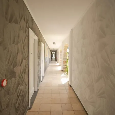 Tiana Otel