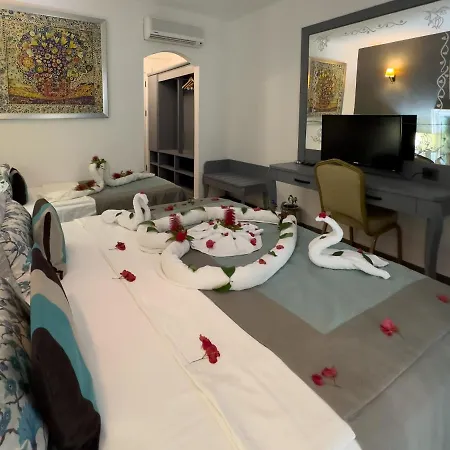 Otel Tiana