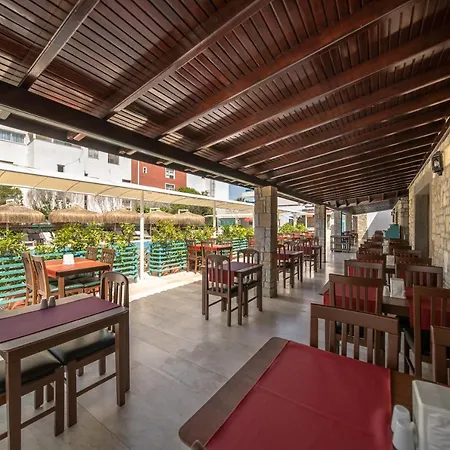Otel Tiana 4*