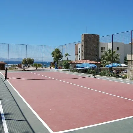 Tiana Otel 4*
