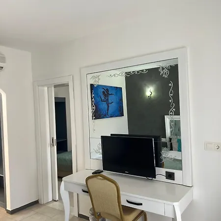 Tiana Otel