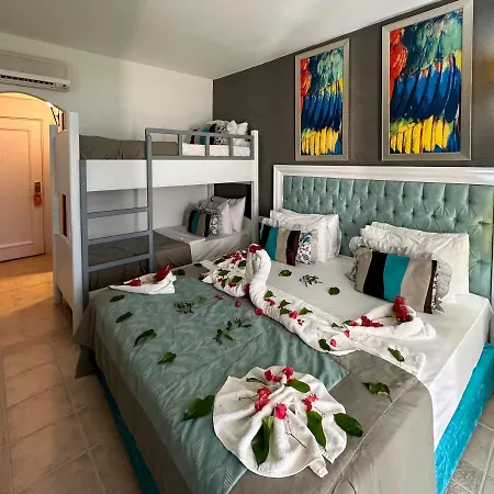 Tiana Hotel Turgutreis