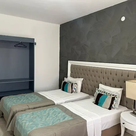 Hotel Tiana 4*