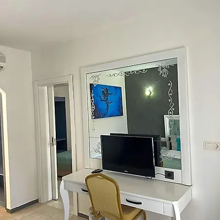 فندق Tiana تورغوتْريس