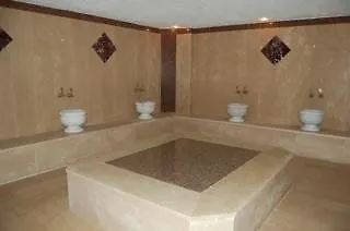 מלון Tiana 4*