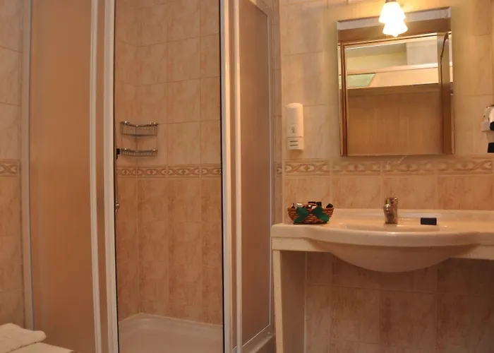 Tiana Hotell 4*