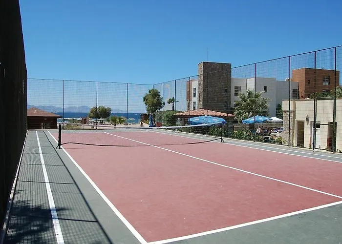 Tiana Hotell 4*